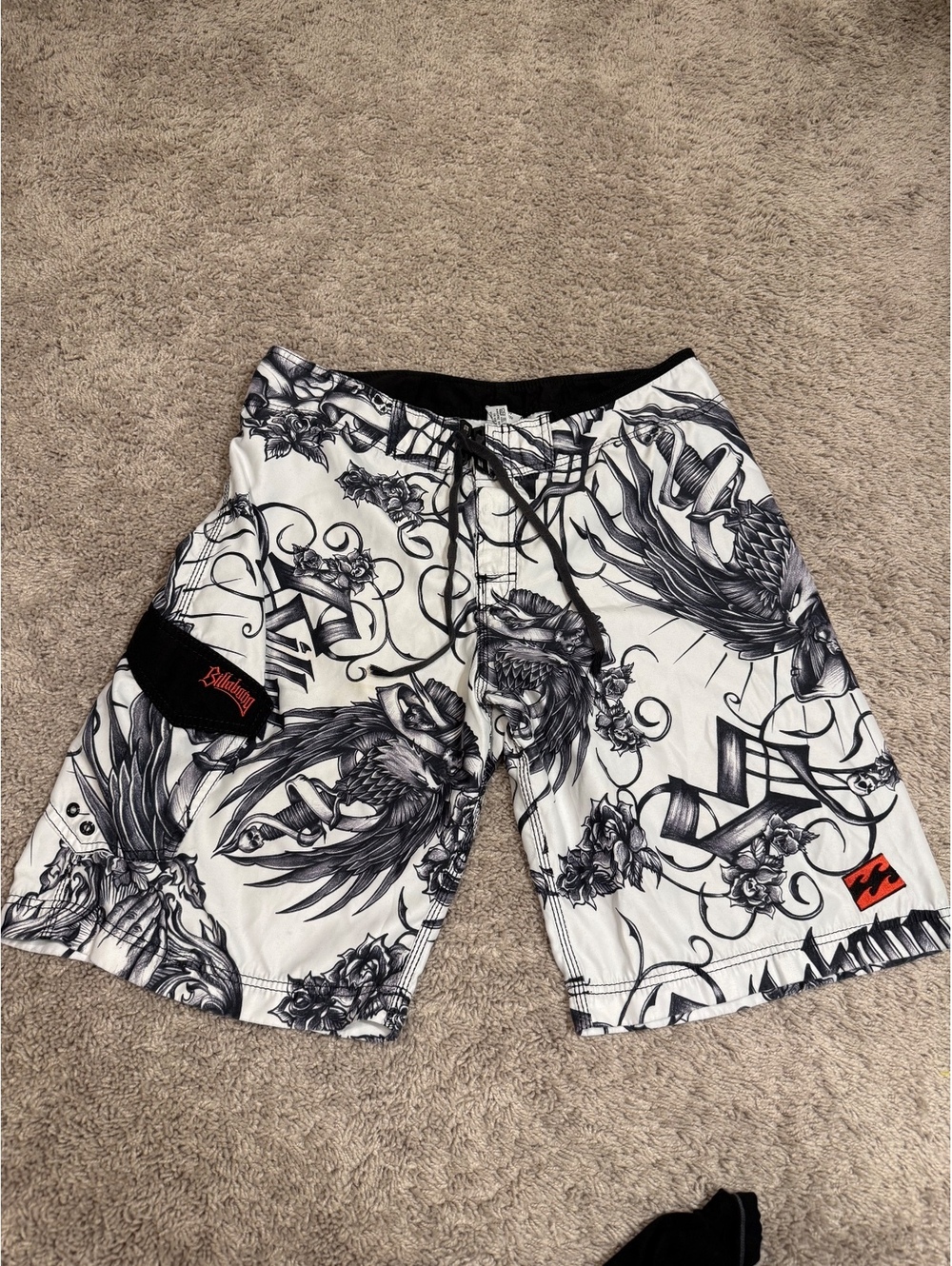 RARE Vintage Y2K Billabong Tattoo Board Shorts 36 Bottle Opener Wax Comb 2000s
